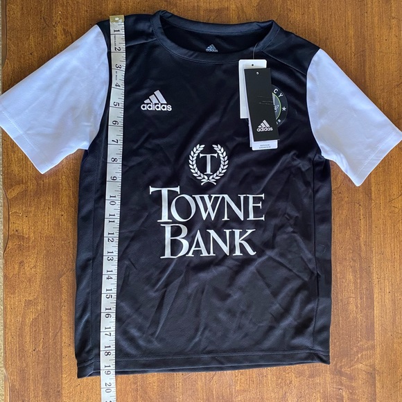 NWT Adidas Youth Size: Small Soccer Black and White Jersey Legacy Estro - Picture 5 of 7
